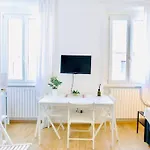 Bright Studio Flat In Oltrarno