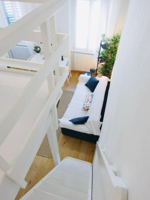 Bright Flat In Oltrarno *
